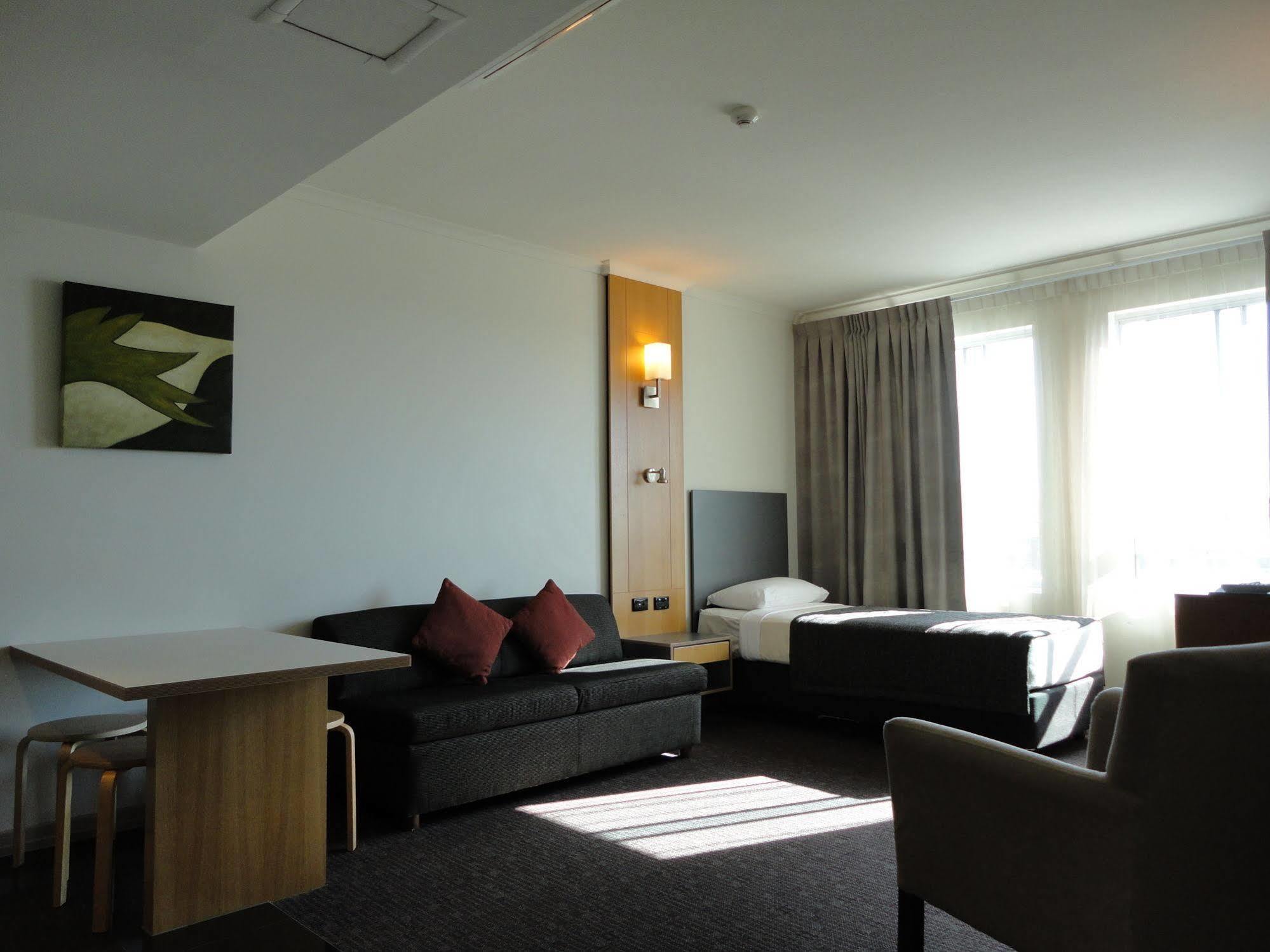 Metro Hotel Ipswich International ภายนอก รูปภาพ