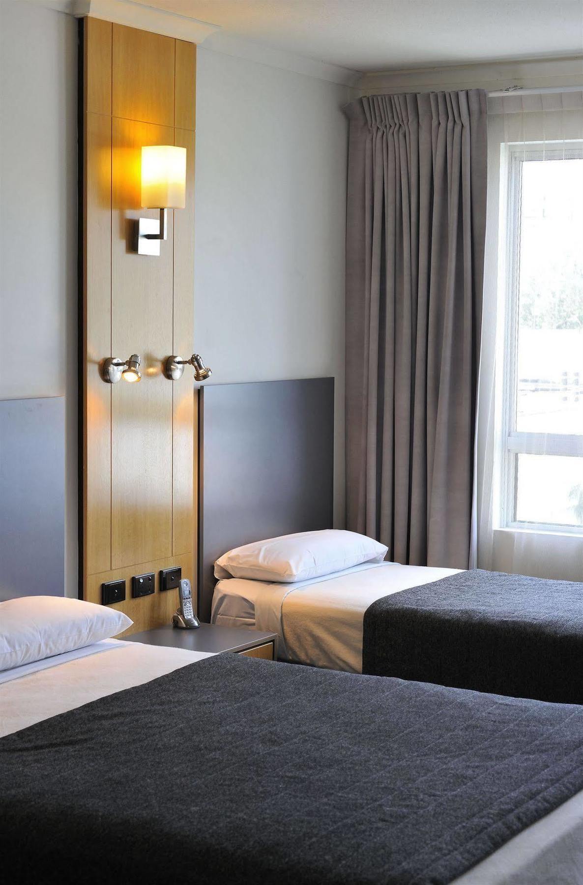 Metro Hotel Ipswich International ภายนอก รูปภาพ